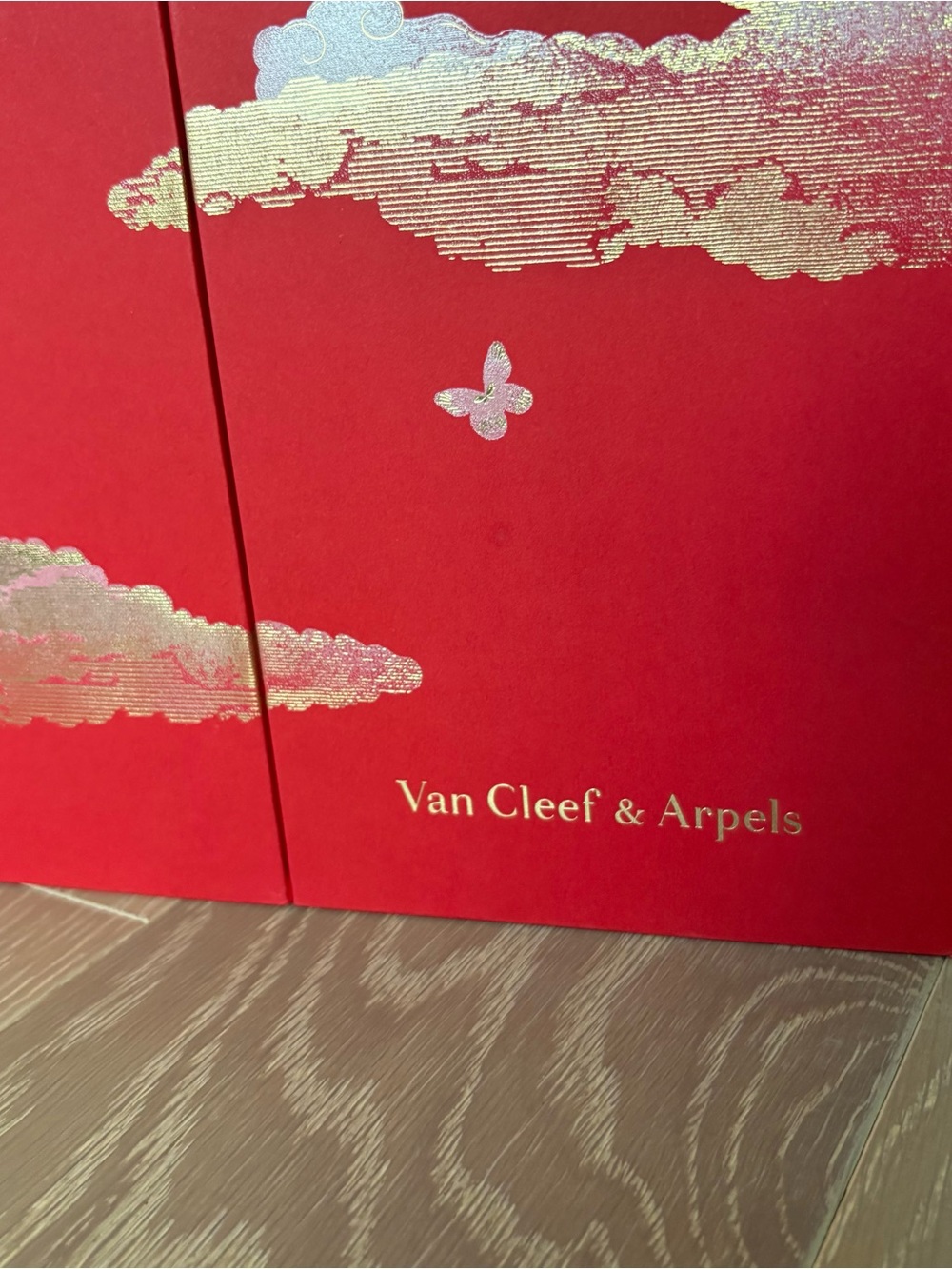 Van Cleef & Arpels Lunar New Year Red and Gold Gift Box Display & Envelopes - Picture 3 of 15